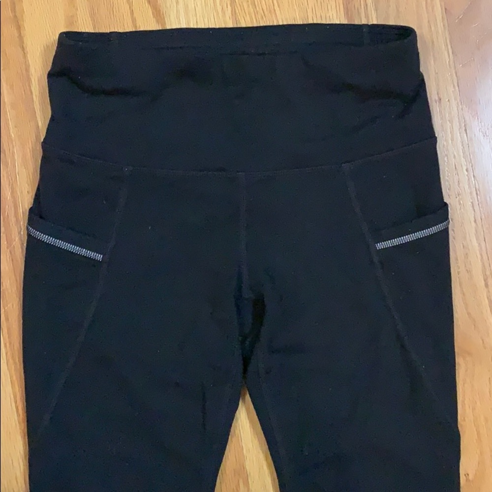 Athleta Black Relay Reflective Leggings w/pockets - Picture 4 of 16